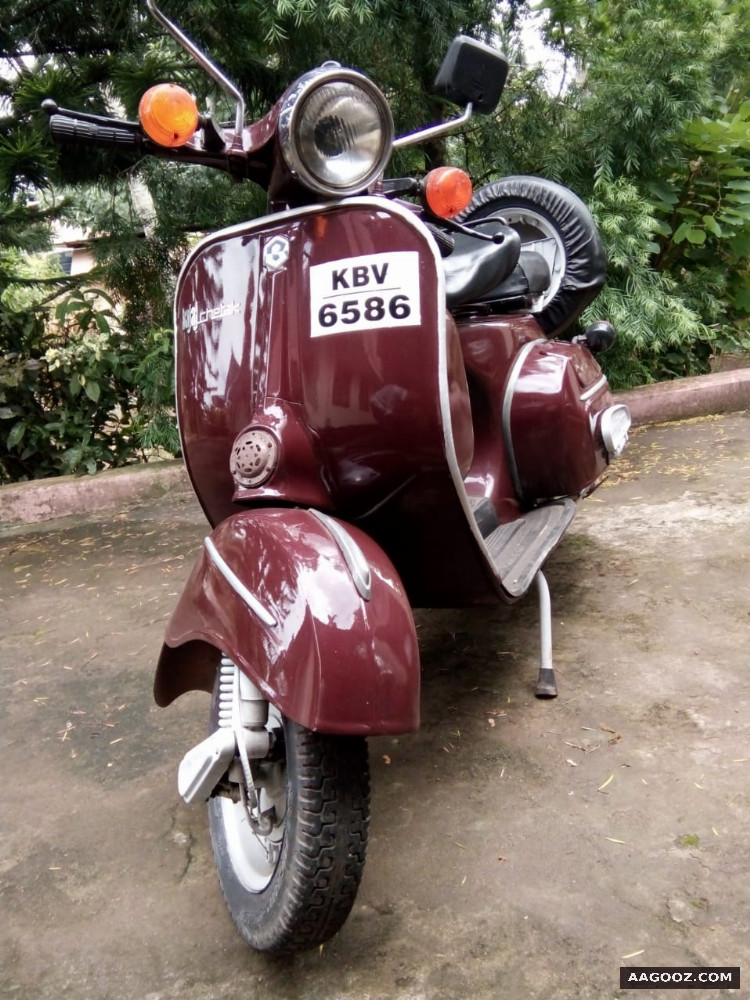 Second hand deals bajaj chetak scooter